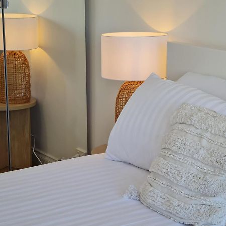 West Beach Lagoon 114 - Ocean Views West Perth Bagian luar foto